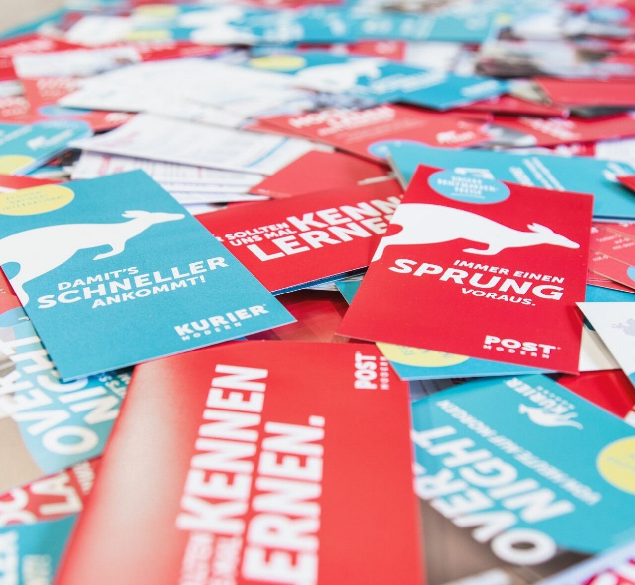 Das Bild zeigt verschiedene Infopost, die mit PostModern verschickt werden kann - ideal für Werbeaktionen.